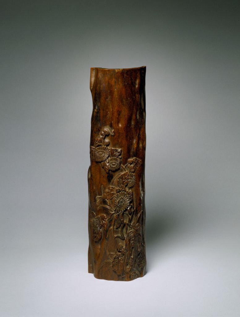 图片[1]-Agaric wood carved chrysanthemum picture arm rest-China Archive